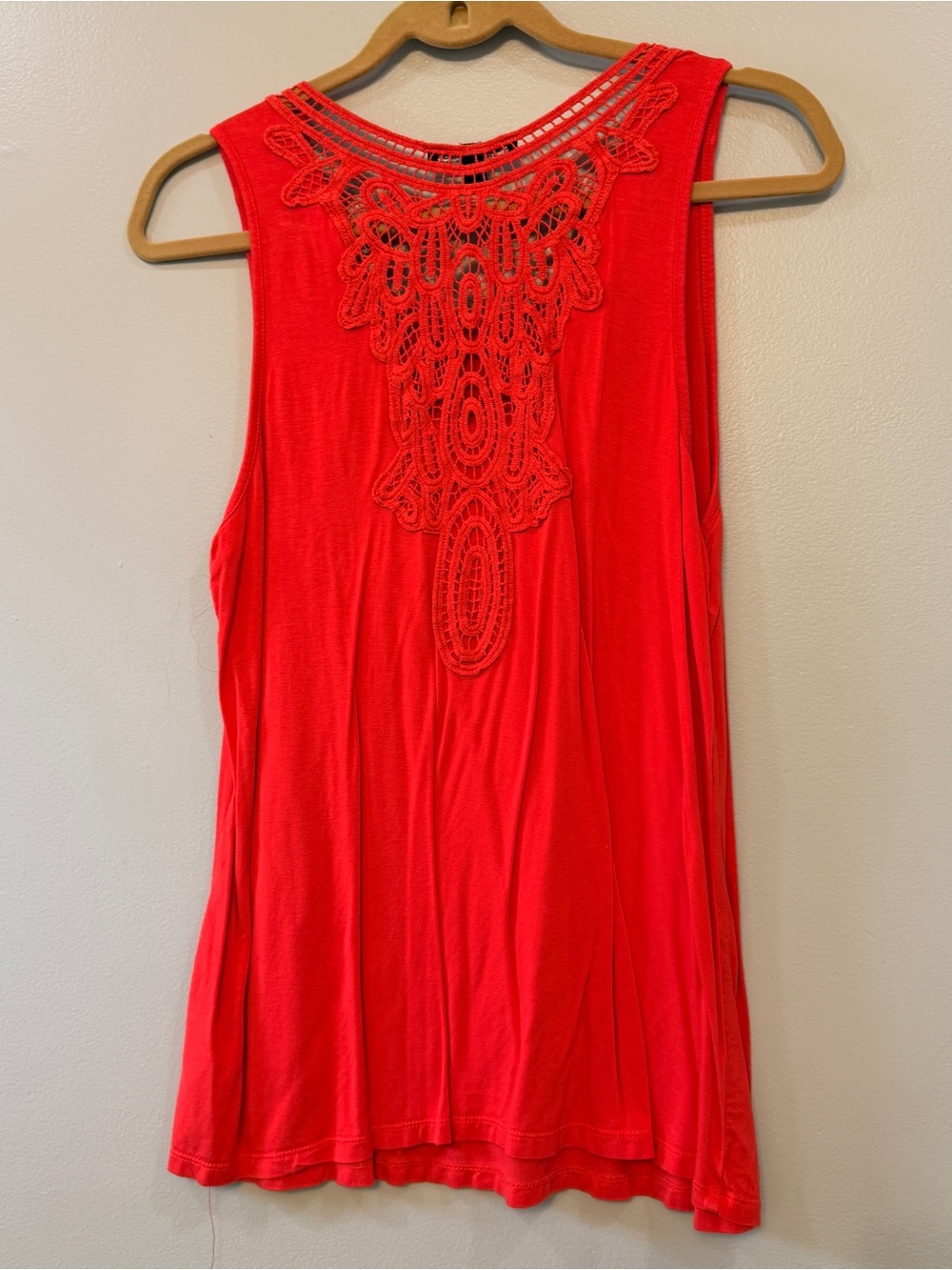 Cable & Gauge Bright Red Crochet-Back Tank size L - Picture 3 of 4